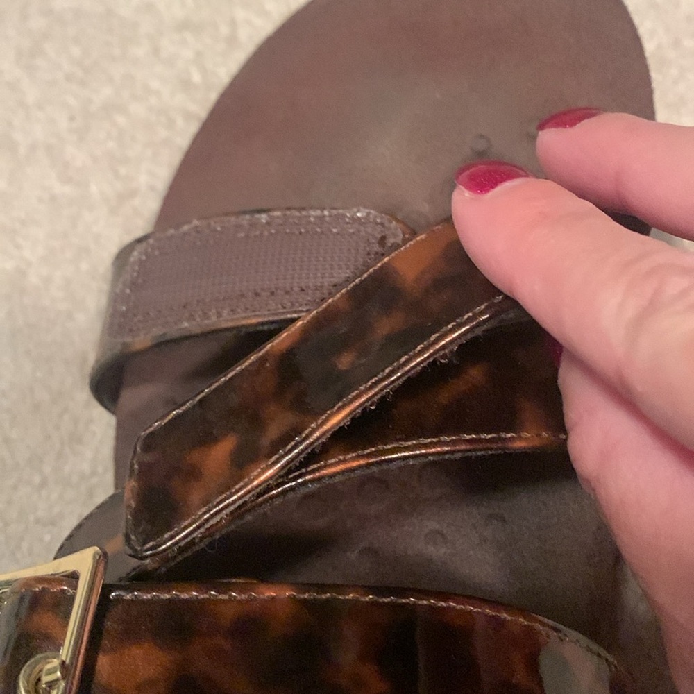 Cushiony, patterned sandals - Picture 5 of 5